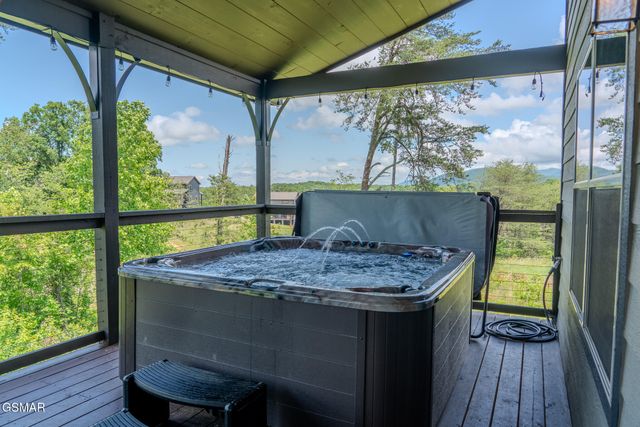 242 Lily Jo Way, Sevierville, TN 37876