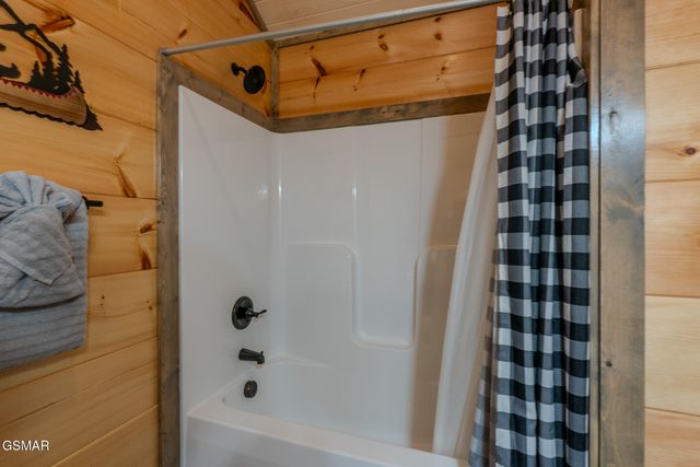 242 Lily Jo Way, Sevierville, TN 37876