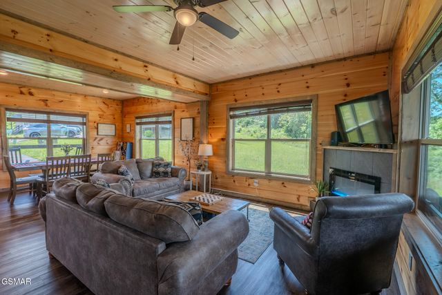 242 Lily Jo Way, Sevierville, TN 37876