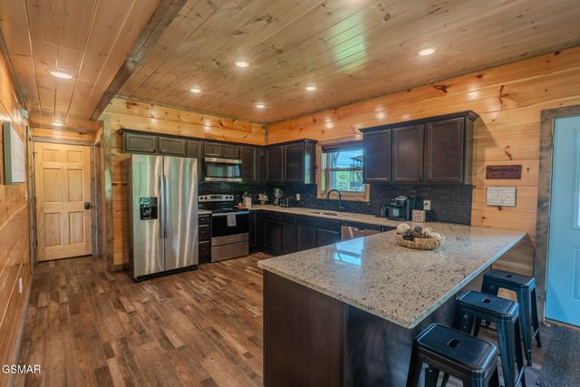 242 Lily Jo Way, Sevierville, TN 37876