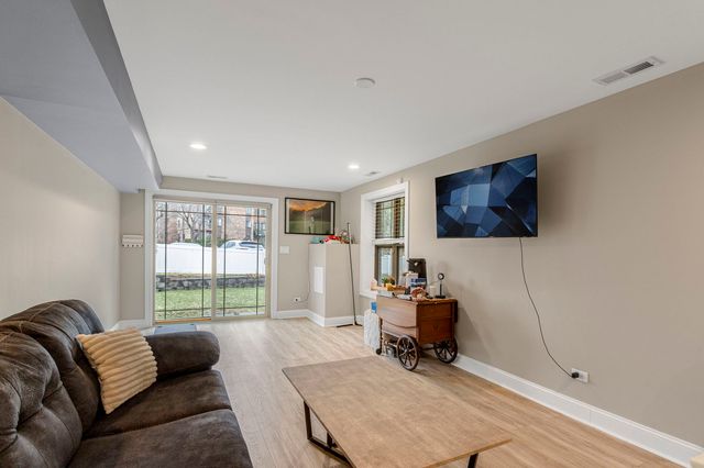 411 Provence Court, Lisle, IL 60532