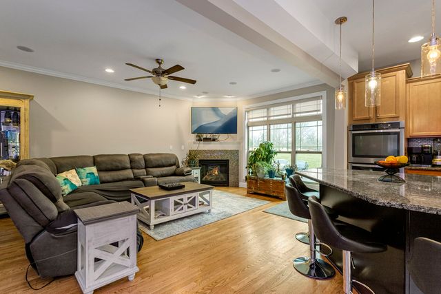 411 Provence Court, Lisle, IL 60532