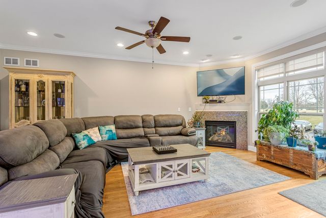 411 Provence Court, Lisle, IL 60532