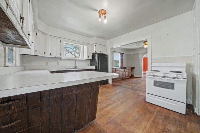 11 Welch Ln, Ione, CA 95640