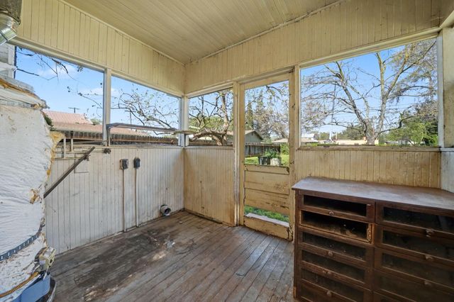 11 Welch Ln, Ione, CA 95640