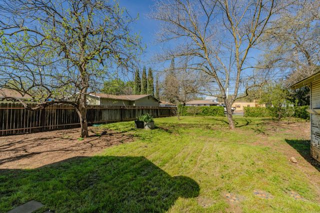 11 Welch Ln, Ione, CA 95640