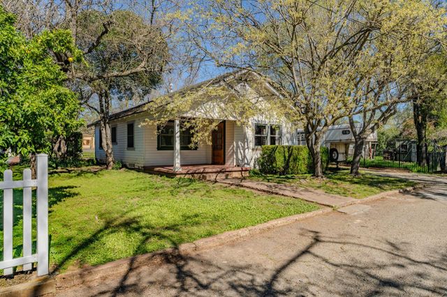 11 Welch Ln, Ione, CA 95640