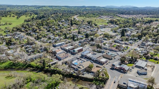 11 Welch Ln, Ione, CA 95640