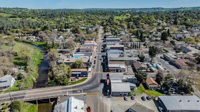 11 Welch Ln, Ione, CA 95640