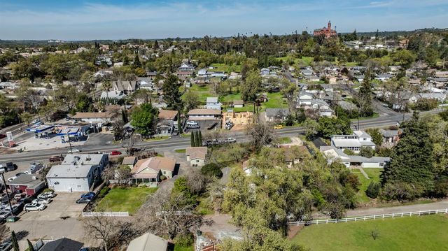 11 Welch Ln, Ione, CA 95640