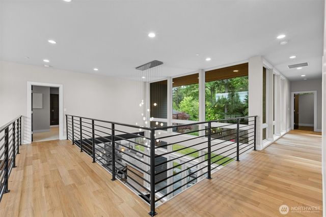 16323 NE 44th Court, Redmond, WA 98052