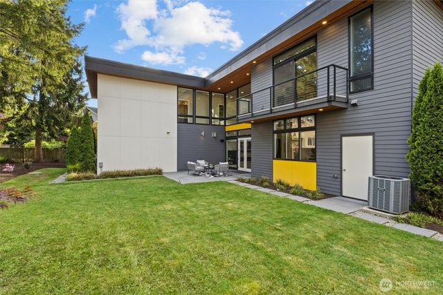16323 NE 44th Court, Redmond, WA 98052