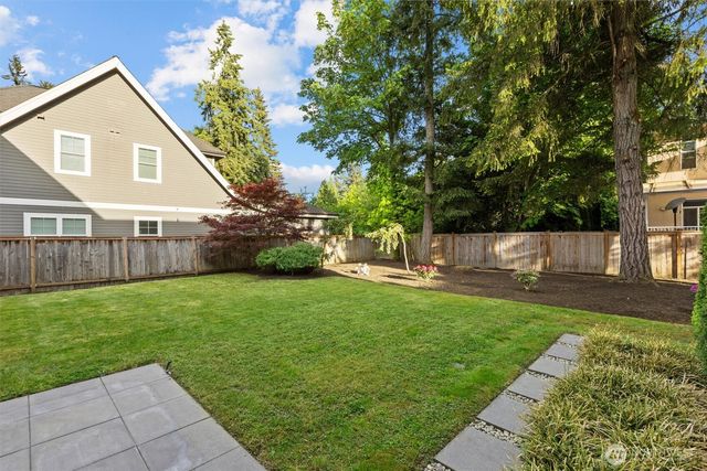 16323 NE 44th Court, Redmond, WA 98052