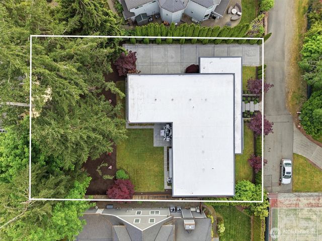 16323 NE 44th Court, Redmond, WA 98052
