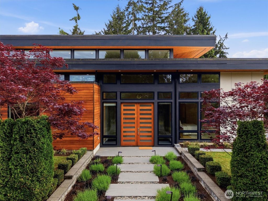 16323 NE 44th Court, Redmond, WA 98052