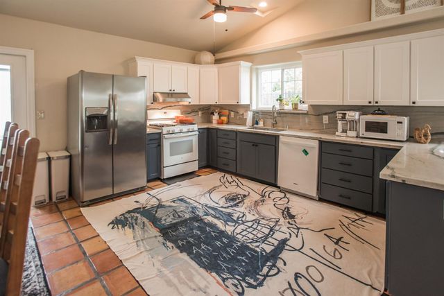 3213 Candace St, Carmichael, CA 95608