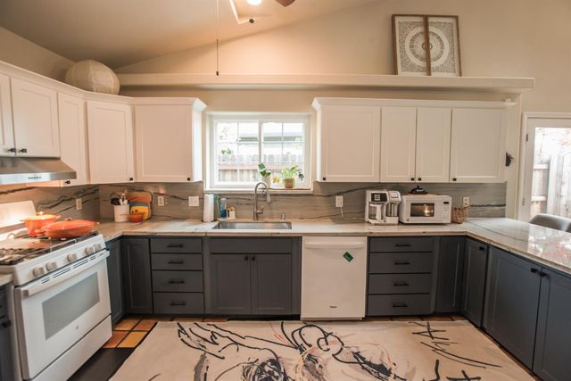 3213 Candace St, Carmichael, CA 95608