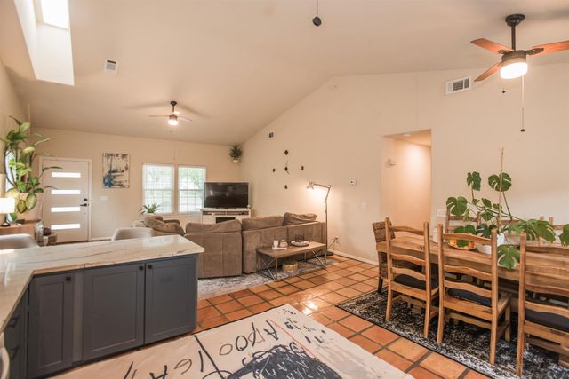 3213 Candace St, Carmichael, CA 95608