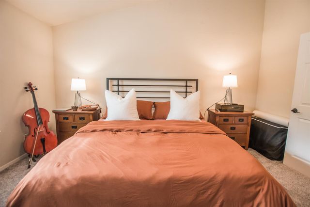 3213 Candace St, Carmichael, CA 95608