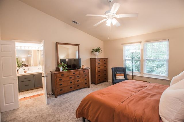 3213 Candace St, Carmichael, CA 95608