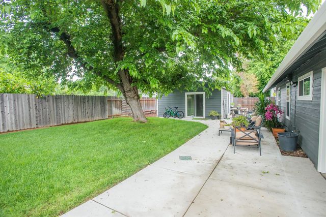 3213 Candace St, Carmichael, CA 95608