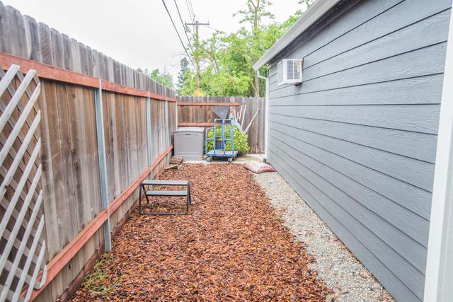 3213 Candace St, Carmichael, CA 95608