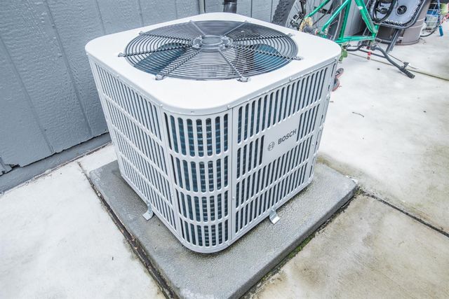 3213 Candace St, Carmichael, CA 95608