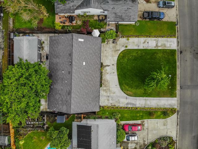 3213 Candace St, Carmichael, CA 95608