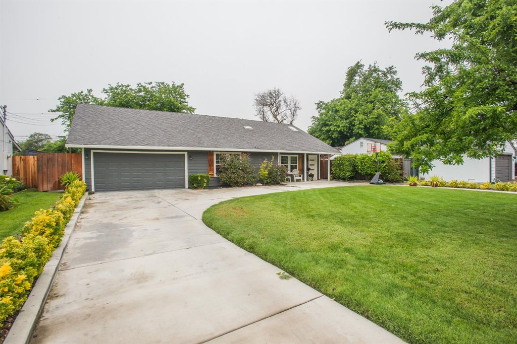 3213 Candace St, Carmichael, CA 95608