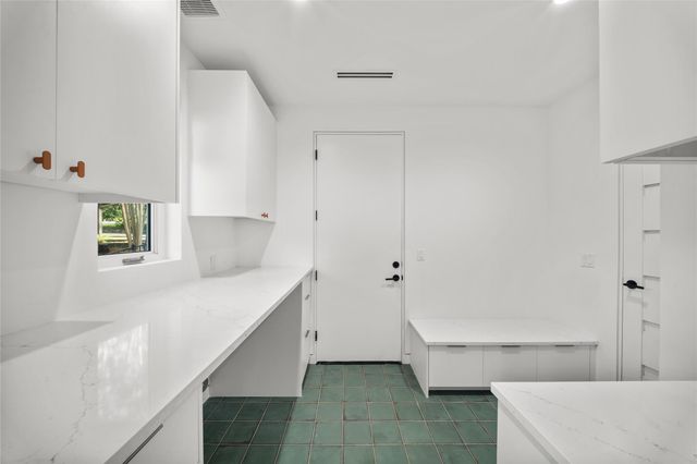 2904 Westhill DR, Austin, TX 78704