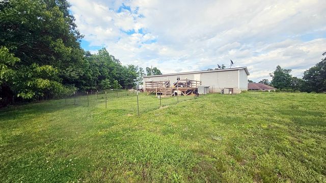 442 Madison 8359, Huntsville, AR 72740