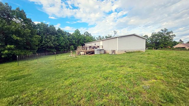 442 Madison 8359, Huntsville, AR 72740