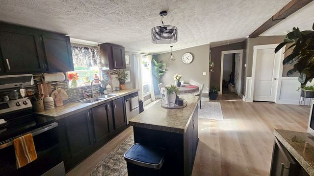 442 Madison 8359, Huntsville, AR 72740