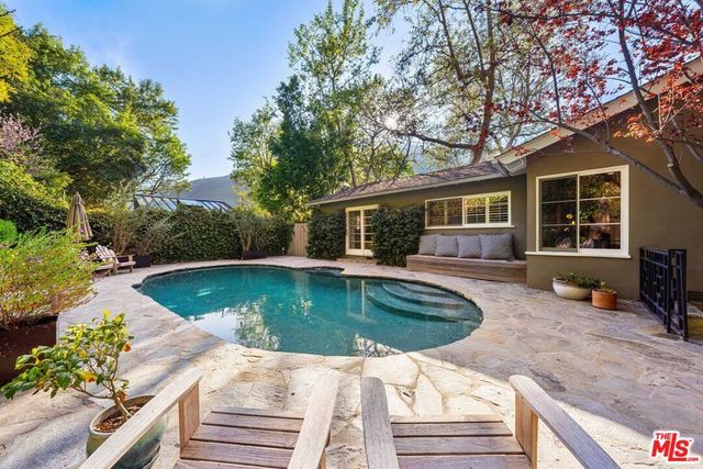 3354 Mandeville Canyon Road, Los Angeles, CA 90049