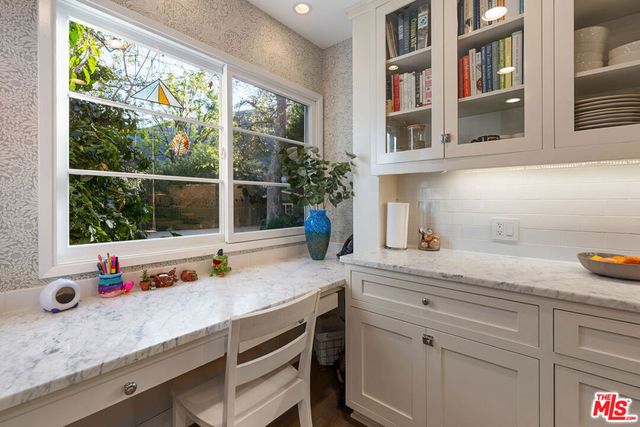 3354 Mandeville Canyon Road, Los Angeles, CA 90049