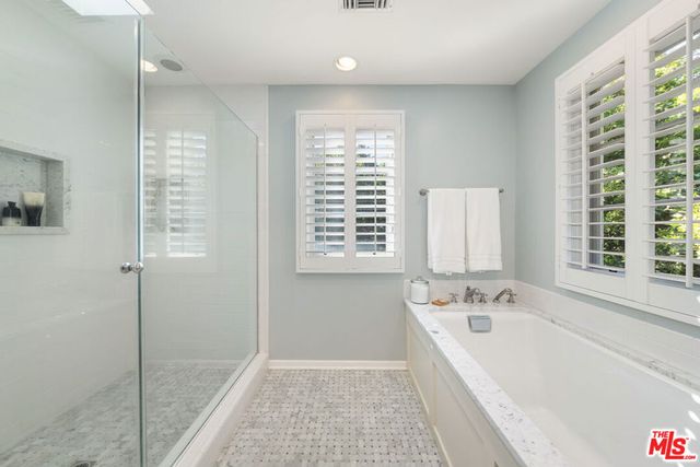 3354 Mandeville Canyon Road, Los Angeles, CA 90049