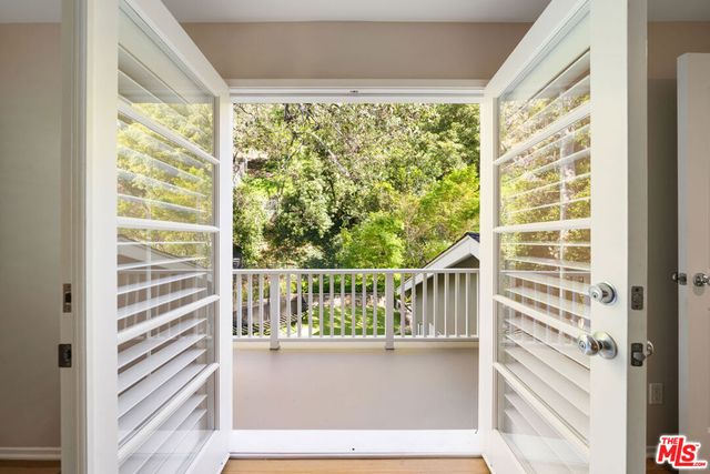 3354 Mandeville Canyon Road, Los Angeles, CA 90049