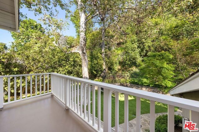 3354 Mandeville Canyon Road, Los Angeles, CA 90049