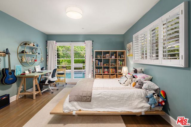 3354 Mandeville Canyon Road, Los Angeles, CA 90049