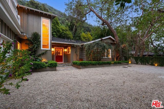 3354 Mandeville Canyon Road, Los Angeles, CA 90049