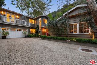 3354 Mandeville Canyon Road, Los Angeles, CA 90049