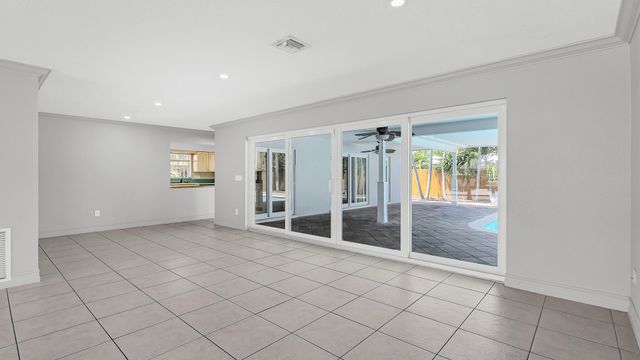 2241 NE 33rd Street, Lighthouse Point, FL 33064