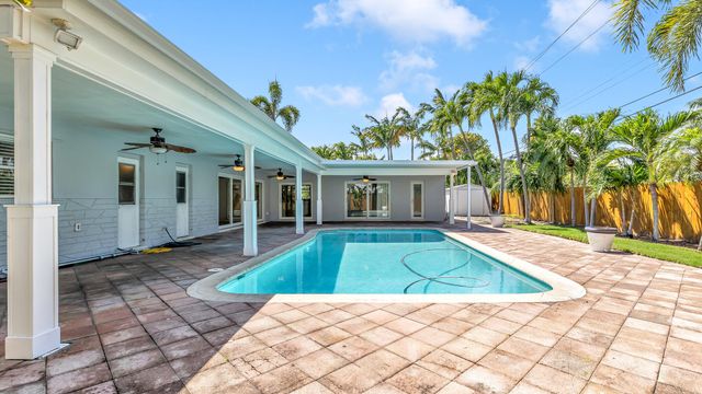 2241 NE 33rd Street, Lighthouse Point, FL 33064