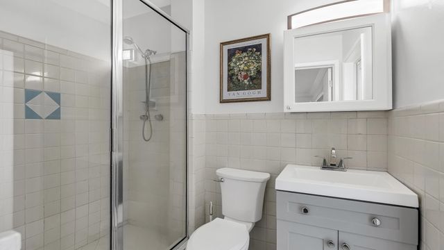 2241 NE 33rd Street, Lighthouse Point, FL 33064