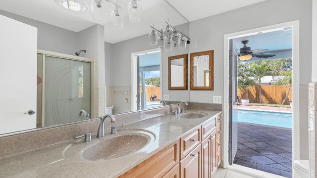 2241 NE 33rd Street, Lighthouse Point, FL 33064