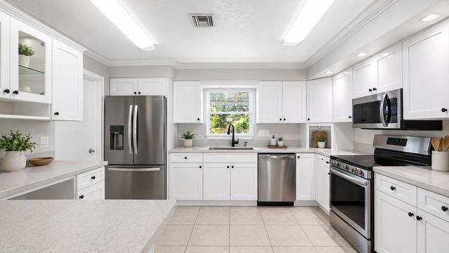 2241 NE 33rd Street, Lighthouse Point, FL 33064