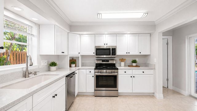 2241 NE 33rd Street, Lighthouse Point, FL 33064