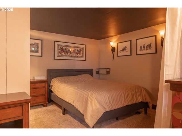 2046 Nw FLANDERS St 13-1, Portland, OR 97209