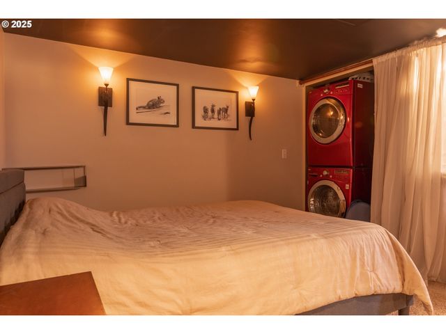 2046 Nw FLANDERS St 13-1, Portland, OR 97209