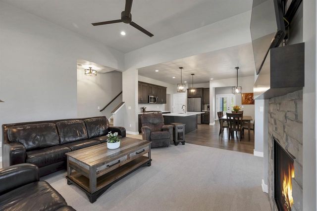 2812 ELM TREE, Howard, WI 54313
